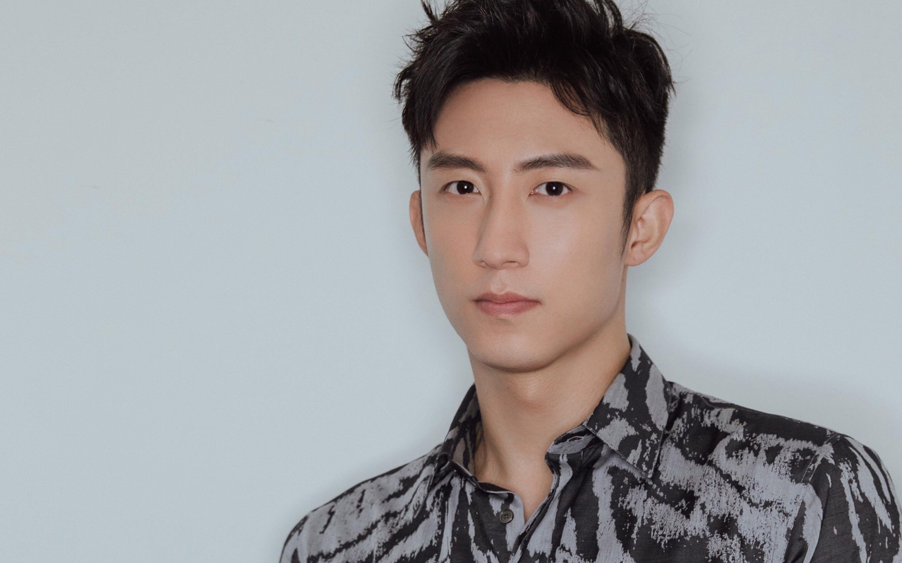 周泓余在女子象棋名人战中表现出色，晋级8强，周泓余围棋赛事讲解视频