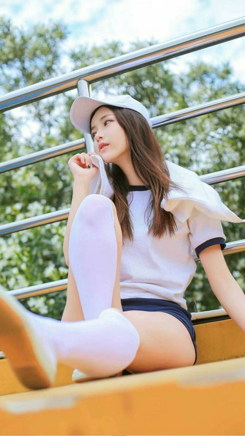 开云官方网站-法甲半场绝杀：激烈角逐中的定格瞬间，法甲比赛集锦