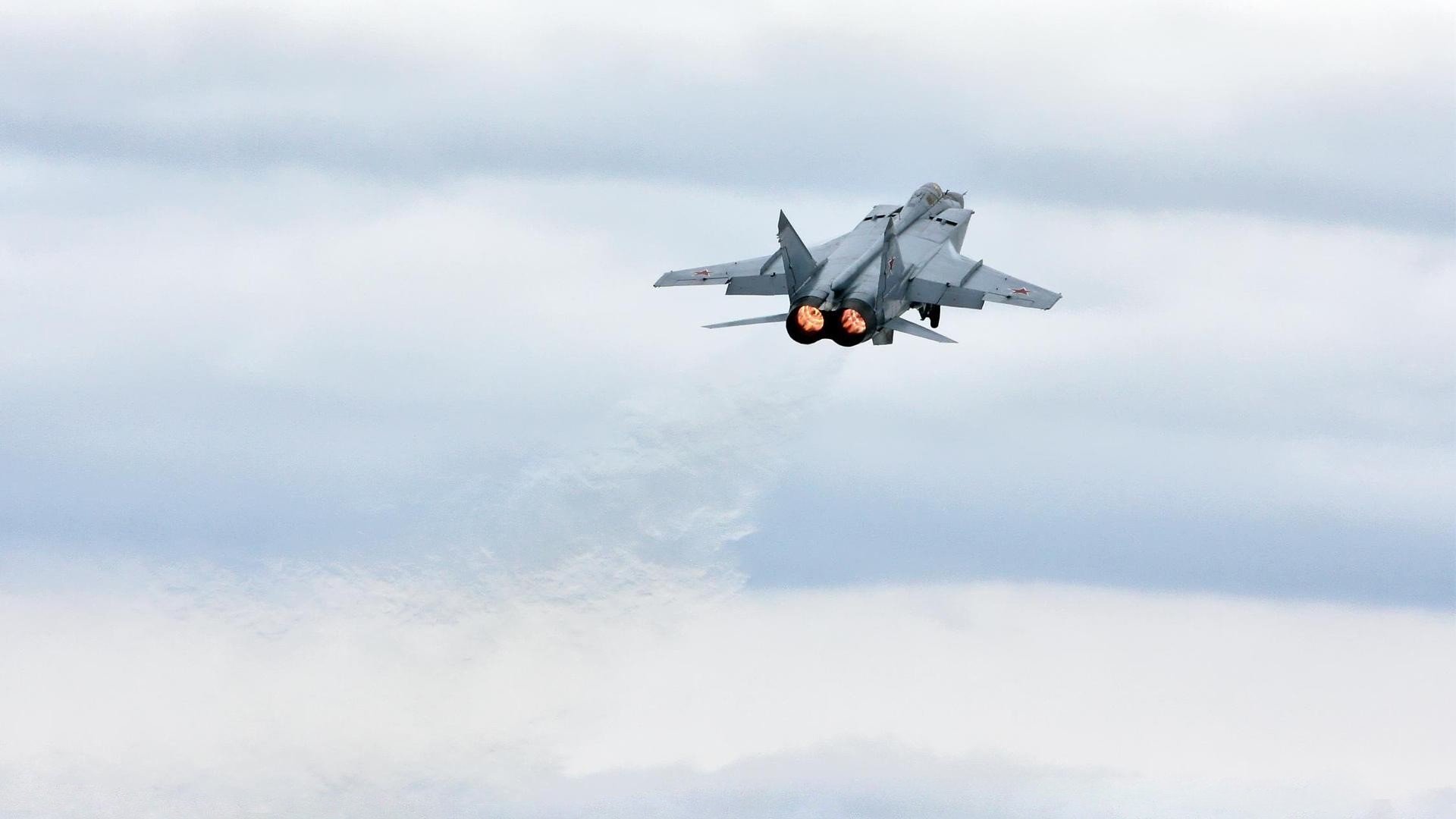 KAIYUNAPP-范奥特尔戴克决赛表现令人惊喜，范戴克集锦