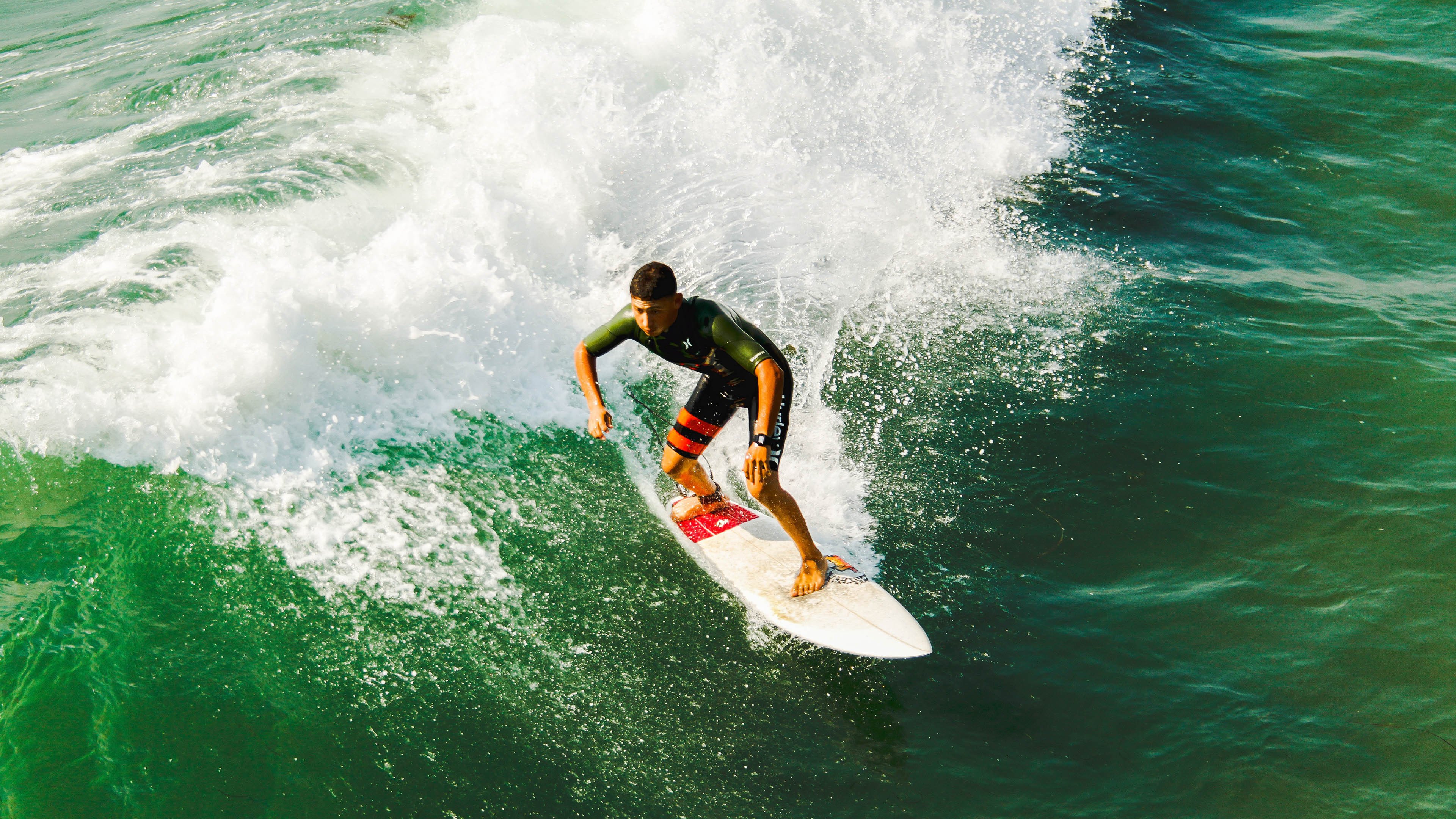 开云电竞入口-德甲经典对决：霍芬海姆逆转战胜法兰克福，前五名积分差距缩小