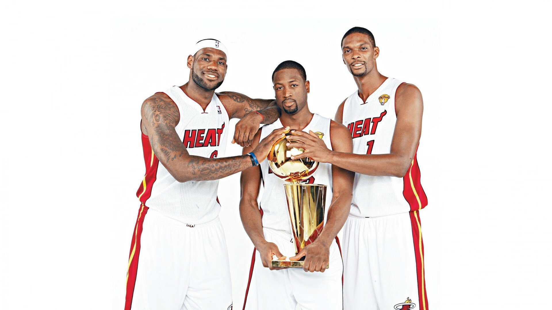 特色文化与体育深度融合，推动“篮球+文创”产业高质量发展，打造体育特色